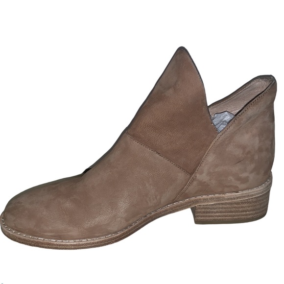 Eileen Fisher Shoes - Sale🐣▶️Eileen Fisher ◀️ Cognac Leaf  booties